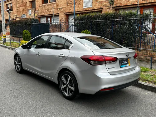 Kia CERATO PRO 1.6l Zenith At