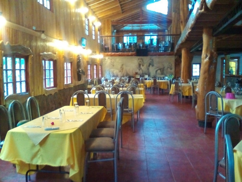 Centro Turístico Y Centro De Eventos Con Terrazas