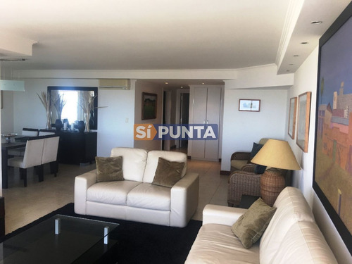 Imagen 3 de 27 de Penthouse En Playa Brava Frente Al Mar En Alquiler