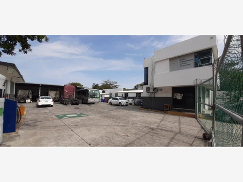 Imagen 1 de 12 de Oficina Comercial En Renta Las Bajadas
