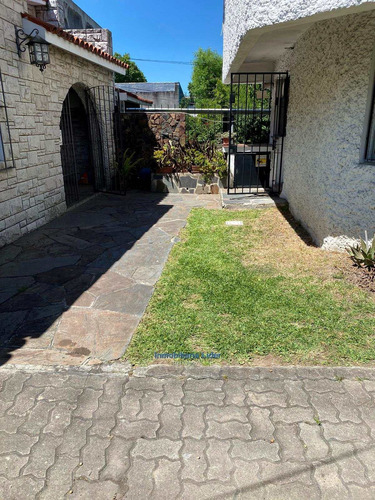 Imagen 20 de 23 de Casa De 3 Dormitorios Con Otra Casa Al Fondo Cw170973