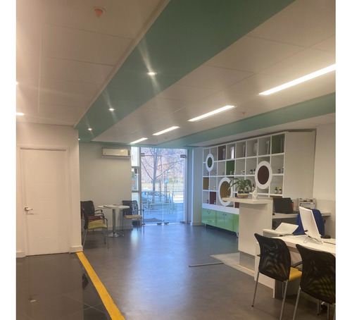 Excelente Local Ubicado En Nueva Las Condes