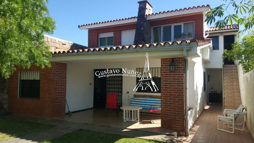 Chalet En Pleno Centro De Piriapolis- Ref: 3310