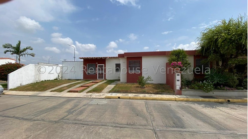 /&% Casa En Venta En La Ribereña Cabudare Con Terreno Adicional 24-23812 Sps 