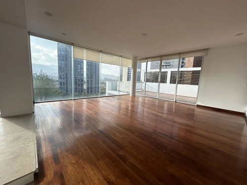 ¡vive Con Estilo En Interlomas! Renta Increíble Casa