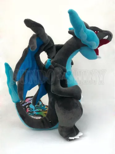 Pelúcia Mega Charizard X Pokémon Center - Toy Store - Brinquedos