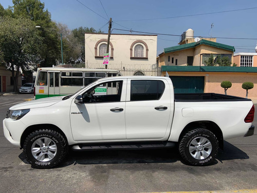 Imagen 7 de 15 de Toyota Hilux 2019 2.7 Cabina Doble Sr Mt