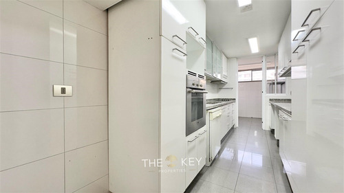 Departamento En Venta De 4 Dorm. En Vitacura
