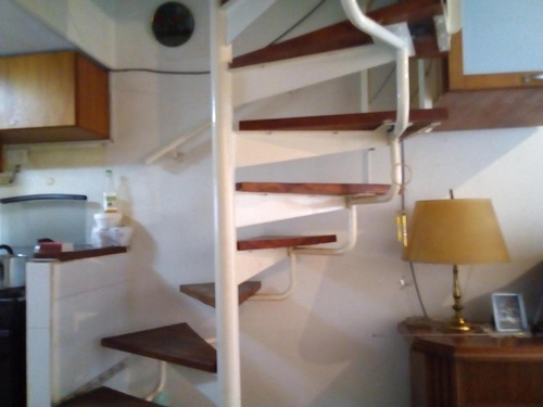 Imagen 6 de 13 de Casa Triplex De 2 Dormitorios Con Cochera