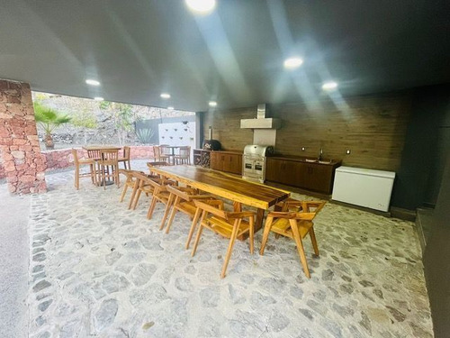 Se Vende Pent House En Loma Dorada De 491 M2, Único E Indescriptible.