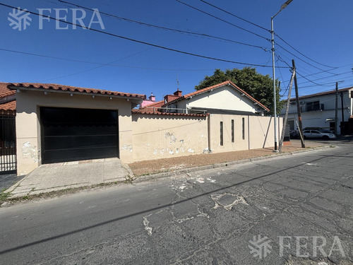 Venta De Casa 3 Ambientes Con Cochera En Wilde