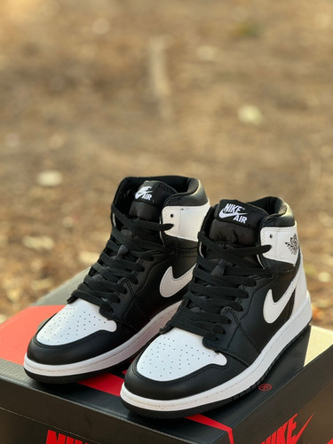 Jordan 1 Retroblack White #5