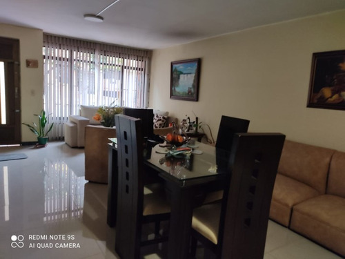 Apartamento En Venta Loma De Los Bernal