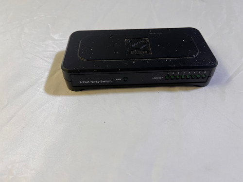 Switch Encore Ethernet Enh908-nwy 8 Puertos Incluye Fuente (Usado)