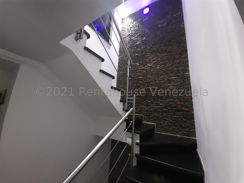 Townhouse En Venta Ubicado En Lomas Del Este Valencia Carabobo 23-30338, Eloisa Mejia