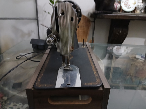 Máquina De Costura Singer Preto (Usado)