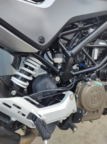 Husqvarna Svartpilen 401 Usada Seleccionada - Evaluo Permuta