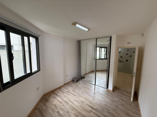 Venta Departamento 1 Dorm, Zona Centro, Con Patio. Oportunidad Inversion