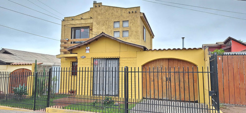 Vende Amplia Casa De 2 Pisos, 4d, 2b. (27633)