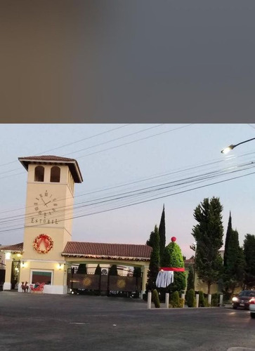 Casa Venta En Metepec En Residencial Con Vigilancia Y Control De Acceso A 5 Min De Galerías Metepec Con Alberca, Gym Y Padel.