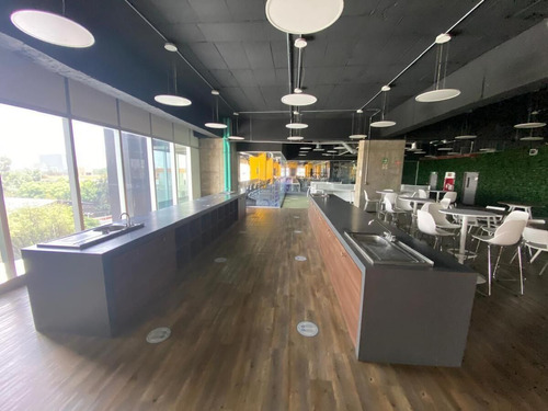 Oficina Plug And Play De 3,439 M² En Renta: Espacio Amplio Y Listo Para Ocuparlo
