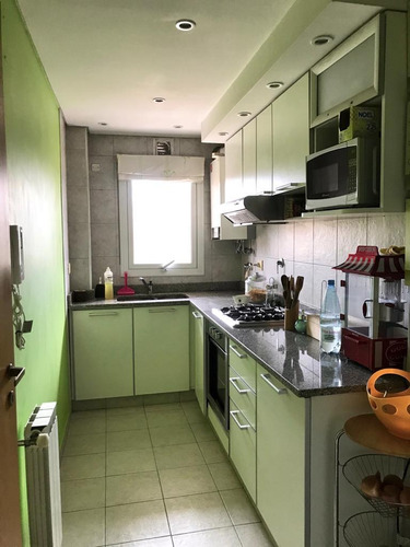 Venta- 3 Ambientes Con Dos Baños Y Cochera!