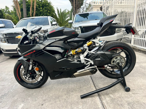 Ducati Panigale V2 Thrilling Black 2024
