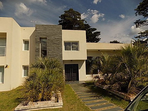 Imagen 2 de 24 de Venta De Casa 4 Dormitorios En Playa Mansa, Punta Del Este