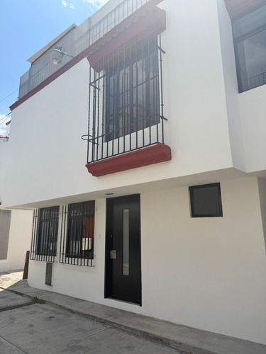 Casa Frente A La Uvp En El Cerrito A 3 Min De Plaza Crystal
