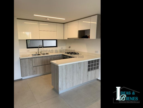 Apartamento En Venta Sabaneta Sector Las Lomitas