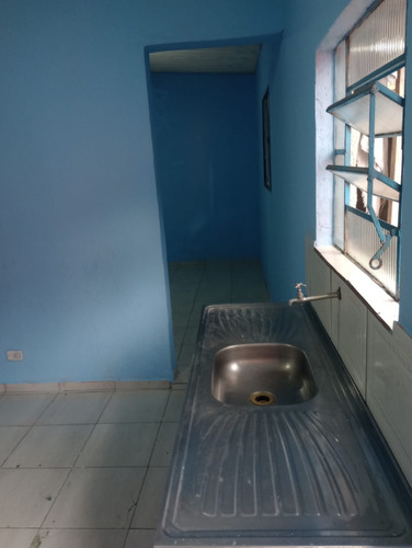 Casa Com 2 Comodos R$ 800,00 ( Incluso Água E Luz )