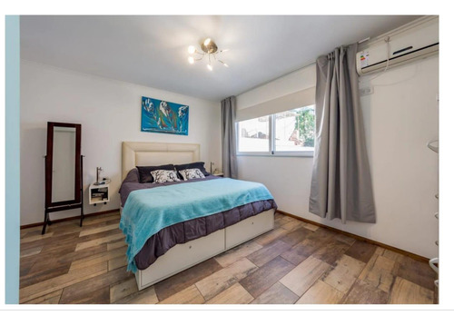 Casa En Venta De Pasillo 2 Dormitorios Echesortu