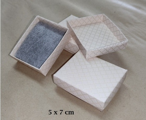 Imagen 5 de 10 de Cajas Y Estuches Para Regalos Bisuteria Fantasia Prendas