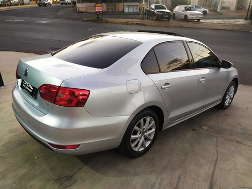 Volkswagen Jetta 2012 2.0 Comfortline Flex 4p Automática