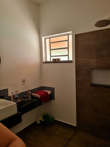 Imagem 3 de 30 de Chácara 1000m2, Casa Sede 340m2, 2 Dormitórios, 1 Suíte, Cozinha Planejada, Amplo Quintal, Área De Lazer Com Piscina, Ótima Localização - Ch00183 - 70394103