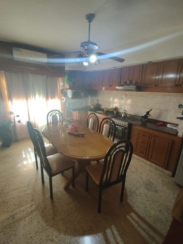 Oportunidad - Venta Casa 3 Ambientes Con Patio Y Cochera Grande - 190 M2 - Parrilla Y Quincho - Listo Para Mudarte- Villa Dominico, Avellaneda, Buenos Aires.