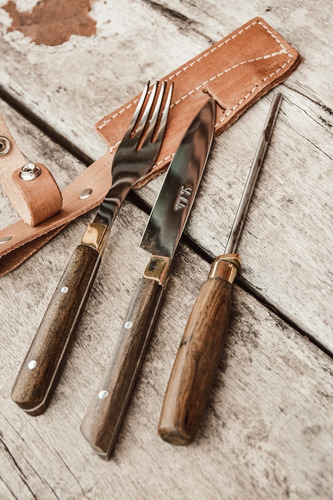 Imagen 3 de 9 de Conjunto Artesanal Cuchillo Tenedor Y Chaira De Mesa 11x3