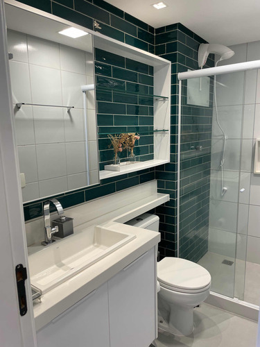 Apartamento Com Acabamento Em Alto Padrão.