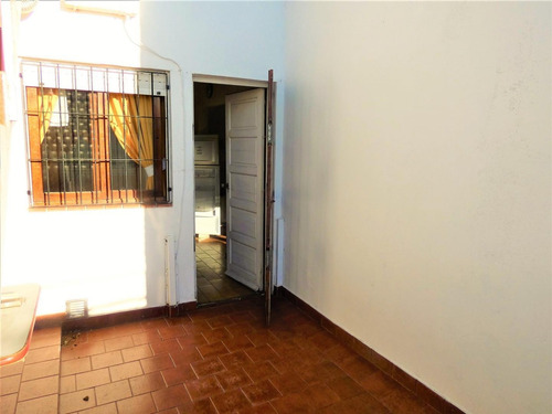 Imagen 23 de 30 de Galpón + 2 Departamentos + 2 Locales Sobre Lote De 600m2