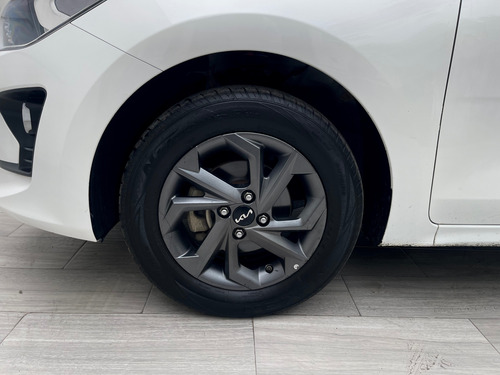 Kia Rio 1.6 L Sedan At