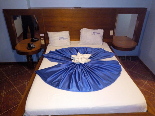 Majestuoso Hotel En Venta Mls 24-24068 Macuto