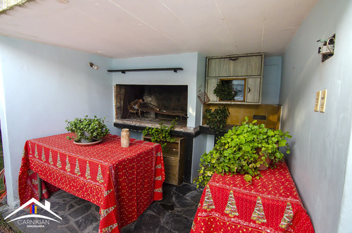 Preciosa Casa Con Mucho Verde De 3 Dormitorios