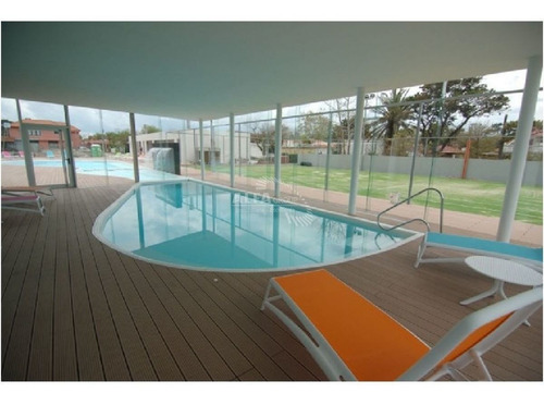 Imagen 2 de 11 de Precioso Departamento En Torre De Categoria, Punta Del Este