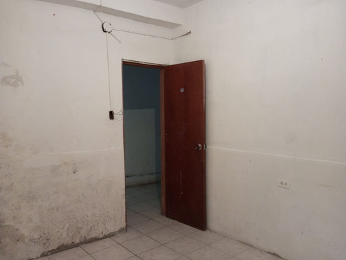 Imagen 17 de 21 de Se Alquila Anexo 85m2 3h/2b Catia