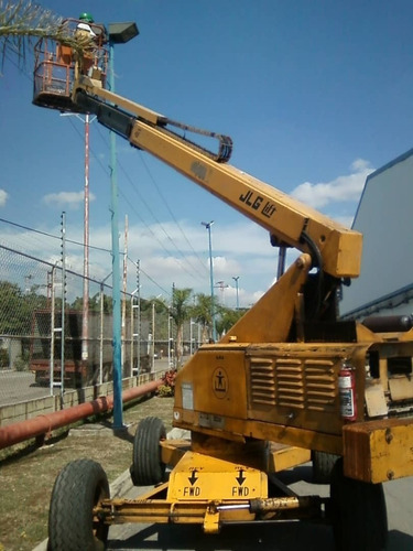 Elevadores De Personas Manlift Articulado Tijeras Grua Brazo