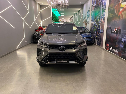Toyota Hilux SW4 diamond