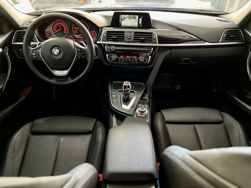BMW Serie 3 3.0 330i Sedan Sport Line 252cv