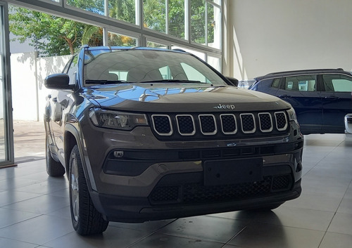 Imagen 2 de 12 de Jeep Compass Sport T270