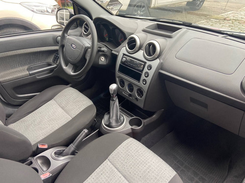 Imagem 3 de 9 de Ford Fiesta 1.6 Rocam Se Sedan 8v Flex 4p Manual
