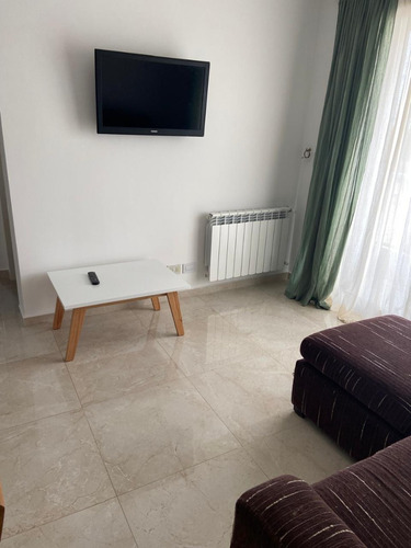 Excelente Departamento Con Balcon Al Frente!